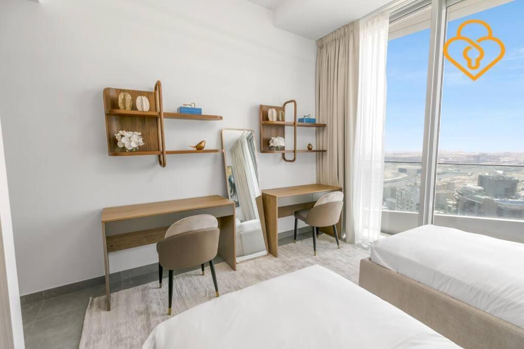 Keysplease Luxury 3 B/r Fascinating Sea & Marina Views Apartment
